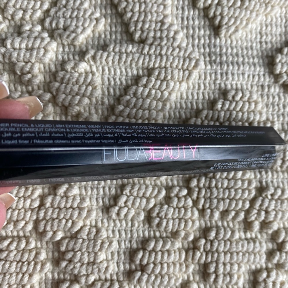 Hudabeauty Life Liner in extreme black